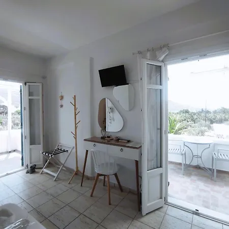 Le Grand Bleu Guest house Katapola